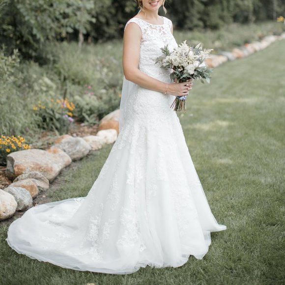 Allure Bridals Dresses & Skirts - Allure Romance 2760 Lace Fit And Flare Wedding Dress